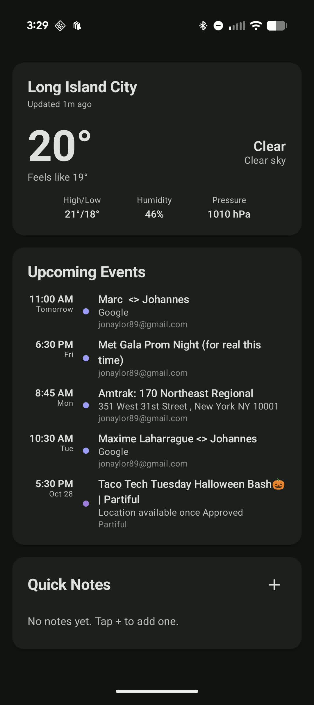 Widget cards showing weather, calendar, and notes